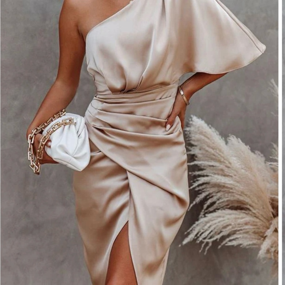 Elegant One-Shoulder Cream Dress